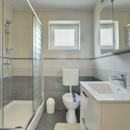 House Kralj *